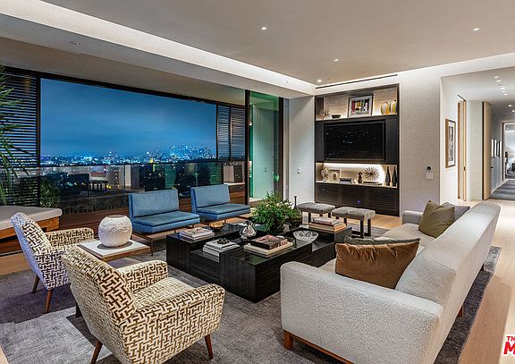 4th image of 9040 W Sunset Blvd #1203