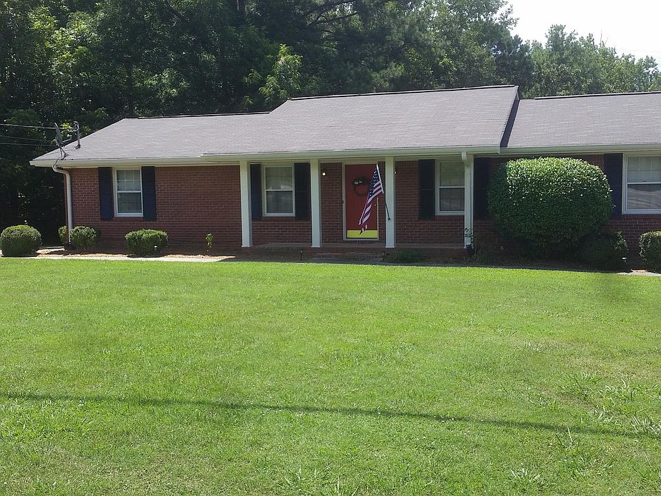 Common front door.to entry. 515 on Left and 505 on right. Convenient parking to separate back doors. Walking distance to shops, restaurants and post office in Tyrone.