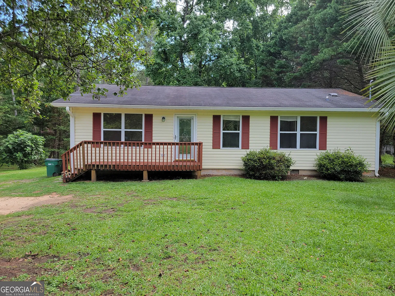 3 bed, 2.0 bath, 1300 sqft, $1,550 — Photo 1