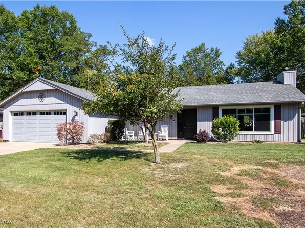 9829 Plum Brook Ln, Strongsville, OH 44149