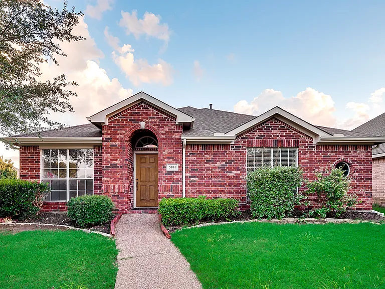 5201 Crossvine Ln — Photo 1