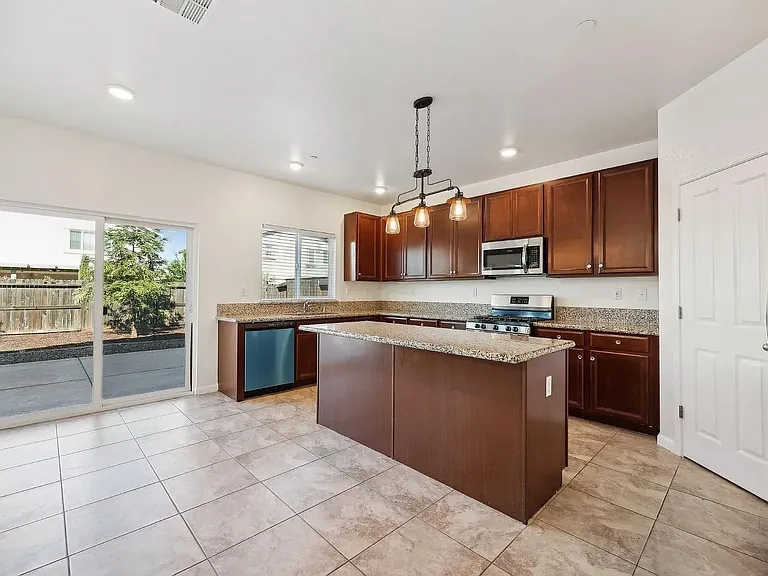 7185 Corvus Cir — Photo 11