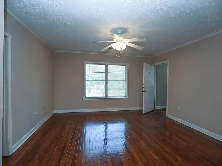2003 McClendon St #4 — Photo 2