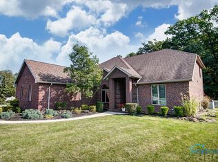 711 Deer Valley Ct, Findlay, OH 45840