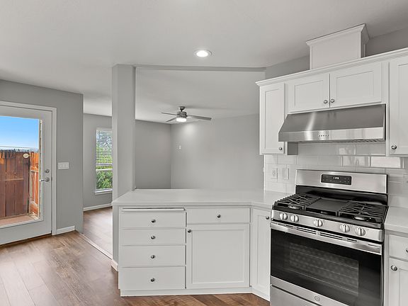 4 - Kitchen_08182021