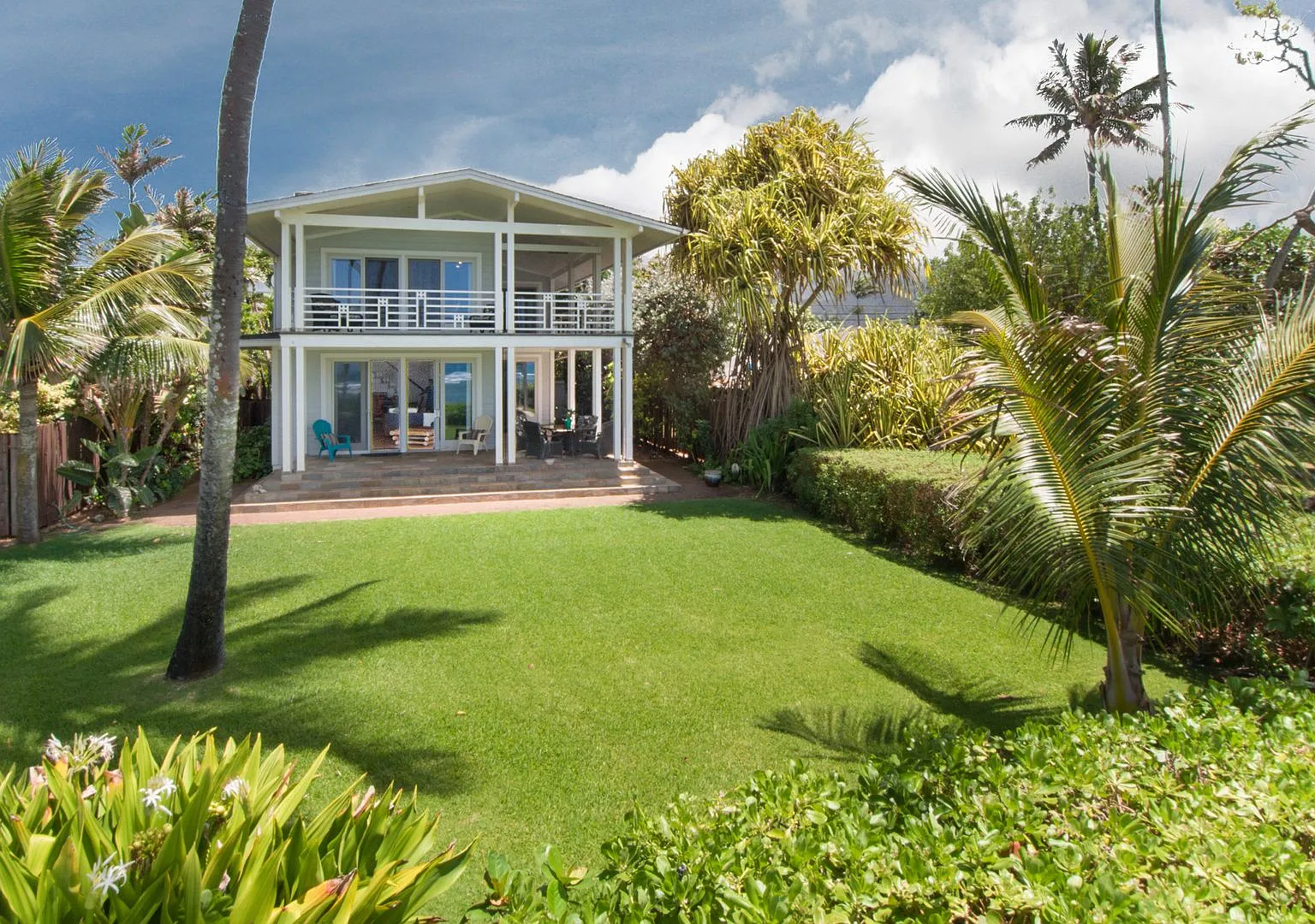 Hawaii Life Presents Modern Mokuleia Beachfront Luxury 4 bedroom 3 Bath — Photo 2