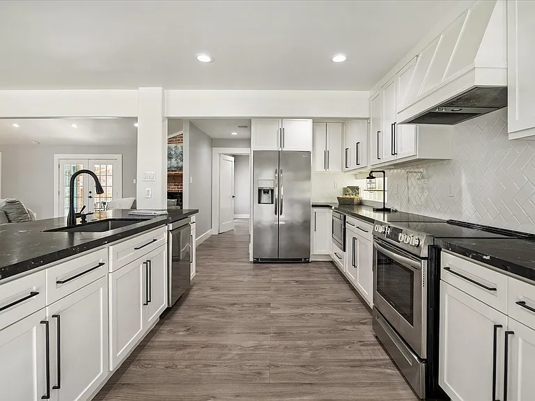 4715 Braesvalley Dr — Photo 3