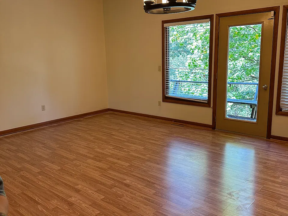 317 Skyview Dr