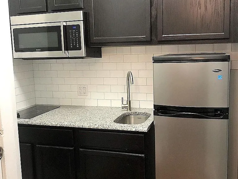244 Richmond Ave #1 — Photo 7