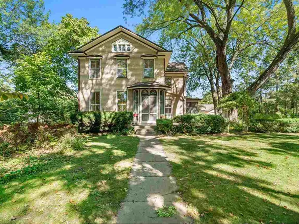 820 Kirkwood Ave, Iowa City, IA 52240