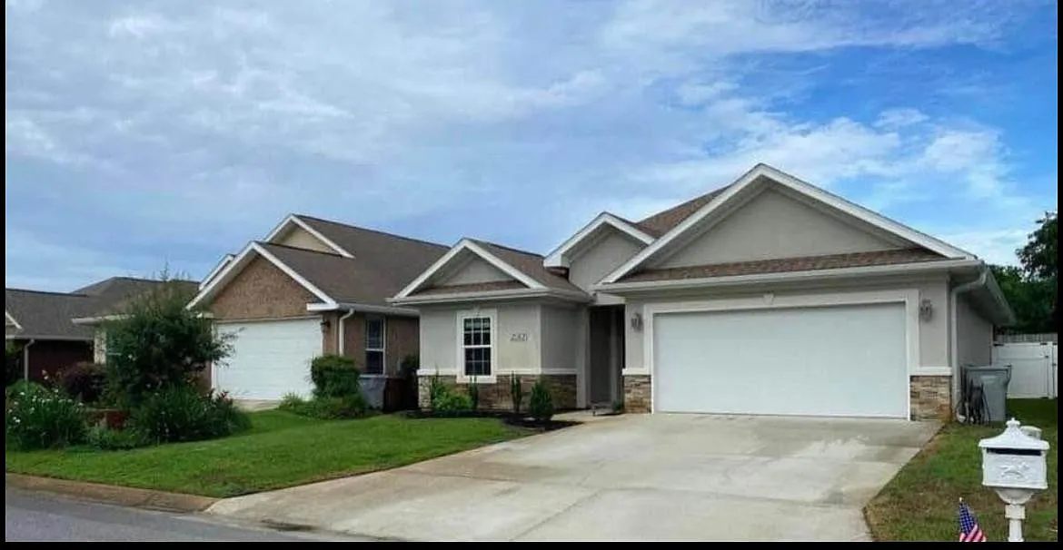 Building Photo - 2630 Fountainview Dr