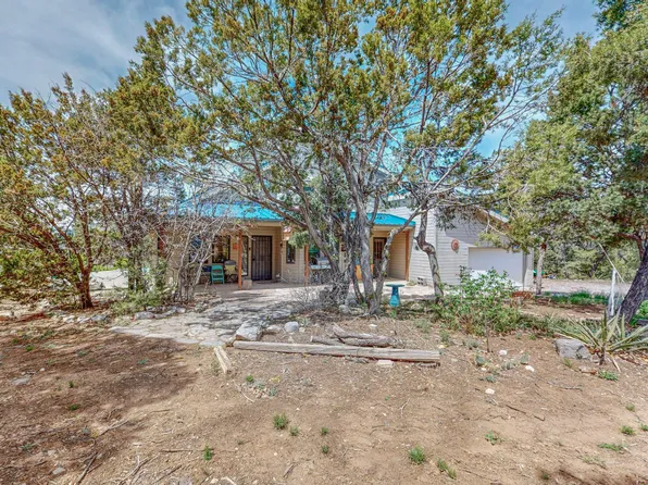 3 Tablazon Ln, Tijeras, NM 87059