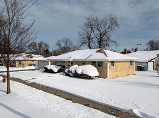 2054 Fox Ln, Des Plaines, IL 60018