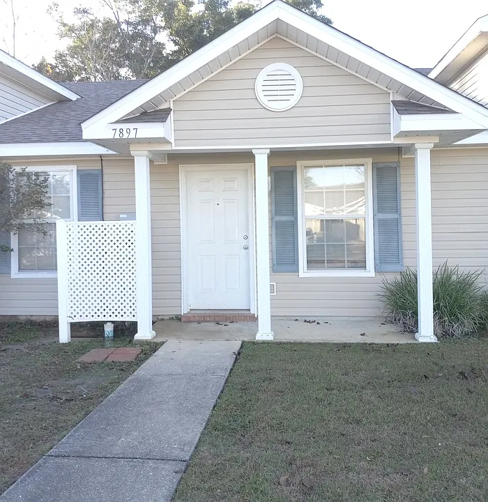 7897 Stonebrook Dr
