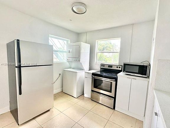 3rd image of 3730 South Pl #1
