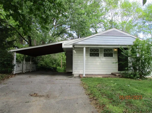 10222 Valley Dr, Saint Louis, MO 63137
