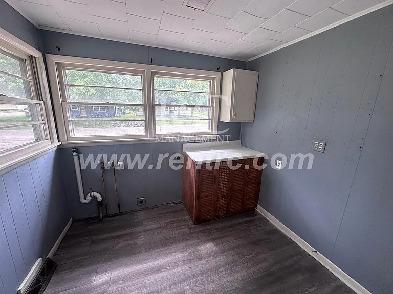 717 W Columbia St #W — Photo 16