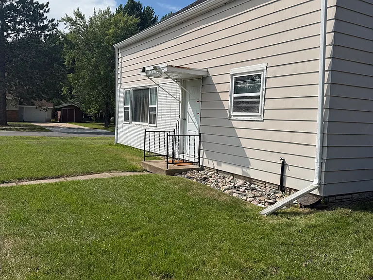 19 Astor Rd — Photo 10