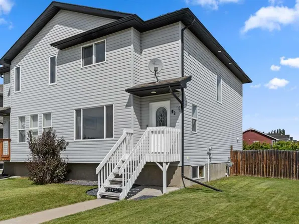 92 S Wellwood Dr, Whitecourt, AB T7S 0B6