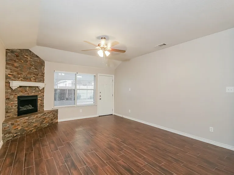 745 Poncho Ln — Photo 3