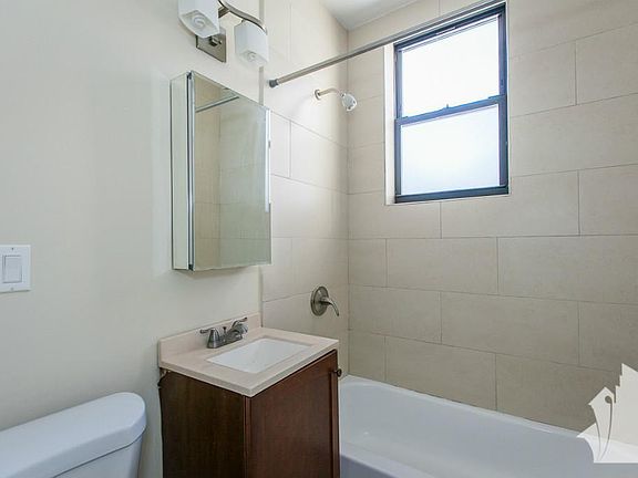4th image of 4737 N Hermitage Ave APT 105L