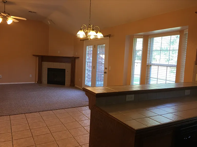 1420 Teakwood Dr — Photo 2