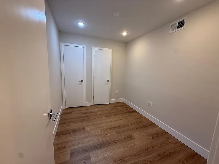 52nd Street Residences — Photo 54