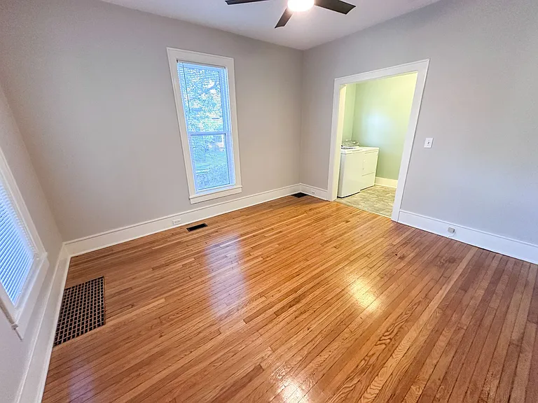 303 Page St NE — Photo 8