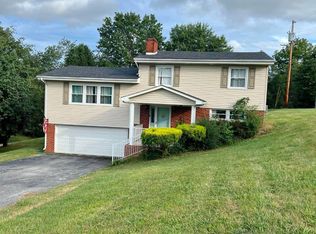 320 4th St, Burkesville, KY 42717