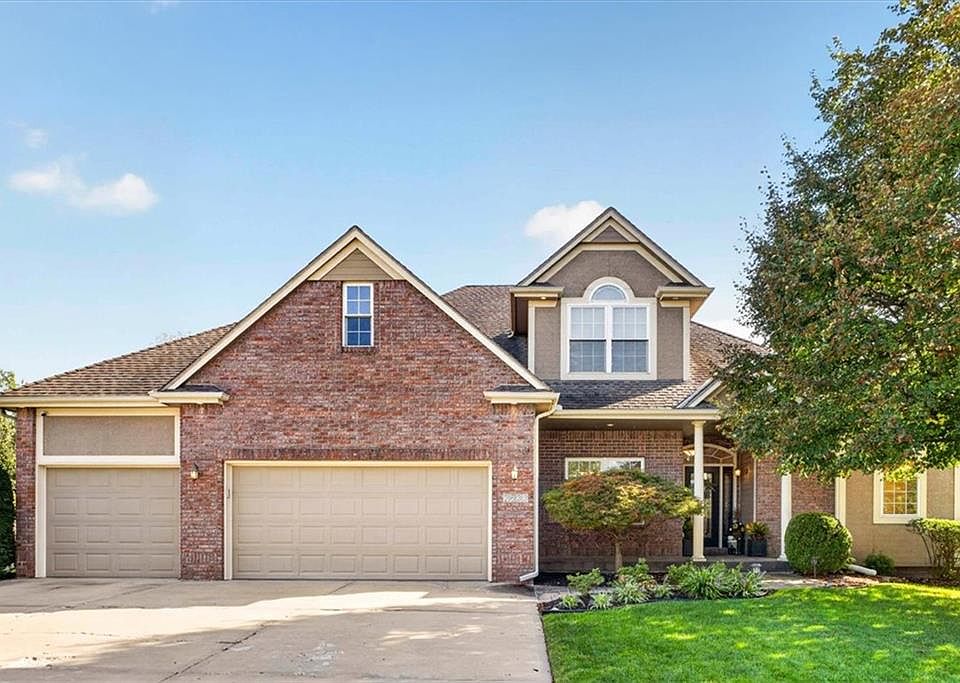1st image of 2633 SW Wintergarden Dr