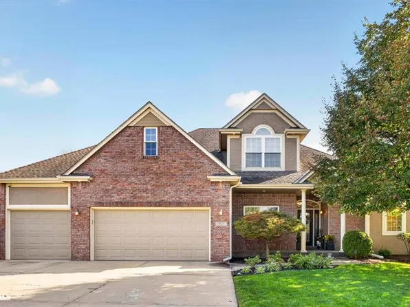 2633 SW Wintergarden Dr, Lees Summit, MO 64081