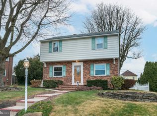 1323 Canterbury Ln, York, PA 17406