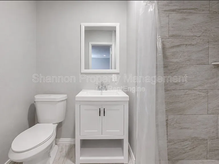 921 Kern St — Photo 16