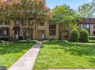 2906 Jermantown Rd #25, Oakton, VA 22124