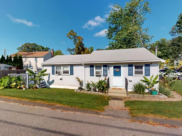 14 Mark Twain Drive, East Hampton, CT 06424