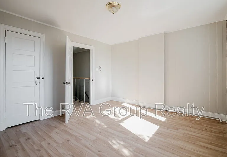 1230 Wallace St — Photo 33