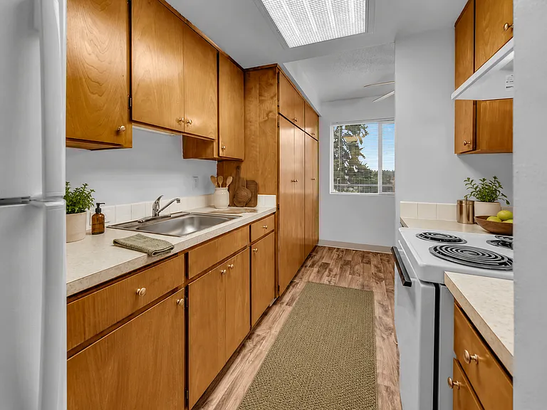 Kingcity Apartments — Photo 11