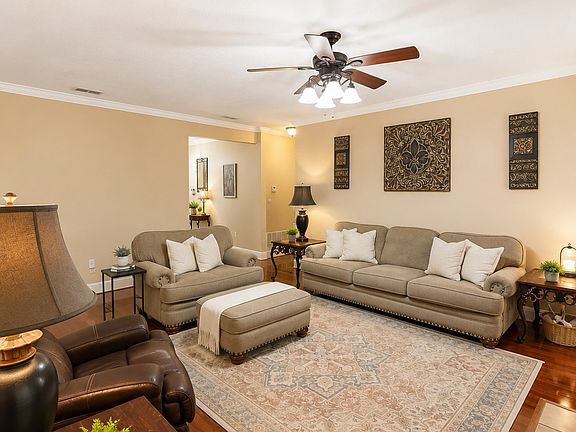 5th image of 1622 Shady Lake Cir