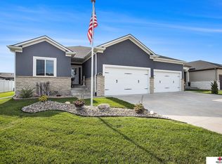 3033 N 95th St, Lincoln, NE 68507