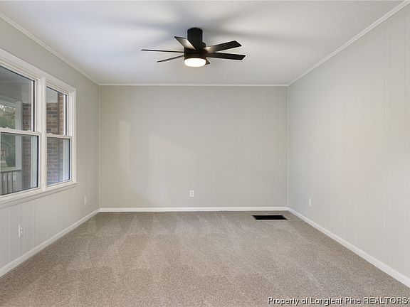 5th image of 355 Pinehaven Dr