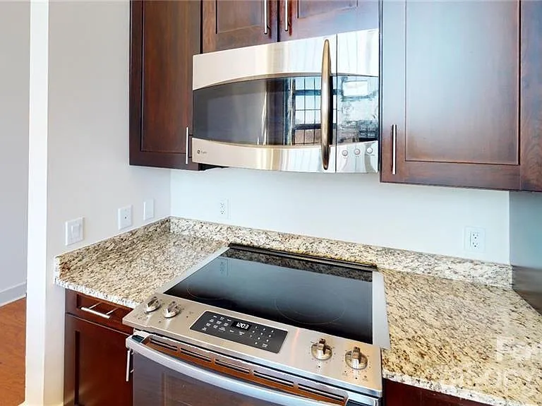 715 N Graham St #305 — Photo 4