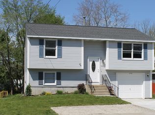 2552 Mendon Rd, Cumberland, RI 02864