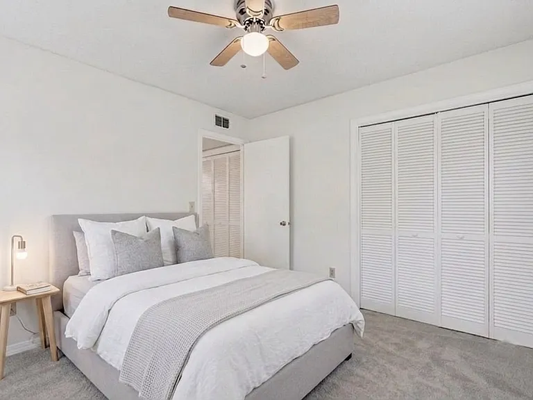 7086 Ponce De Leon Ave — Photo 3