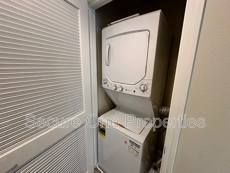 208 Riverdale Ct #715 — Photo 24