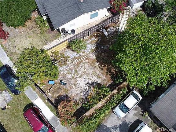 5th image of 1444 Eden Dr