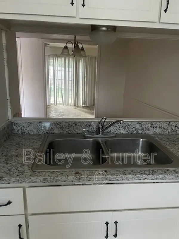 2 bed, 2.0 bath, 1200 sqft, $1,300 — Photo 1