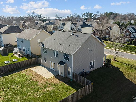 5th image of 2138 Ashley Glen Way