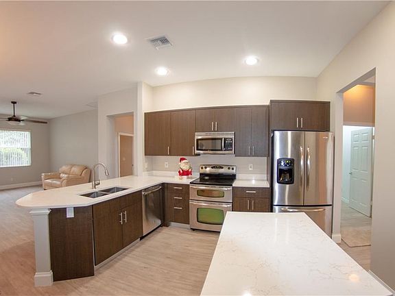 4th image of 757 Grand Rapids Blvd