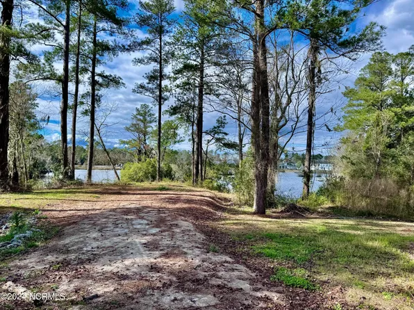 233 Highwood Lane, New Bern, NC 28562