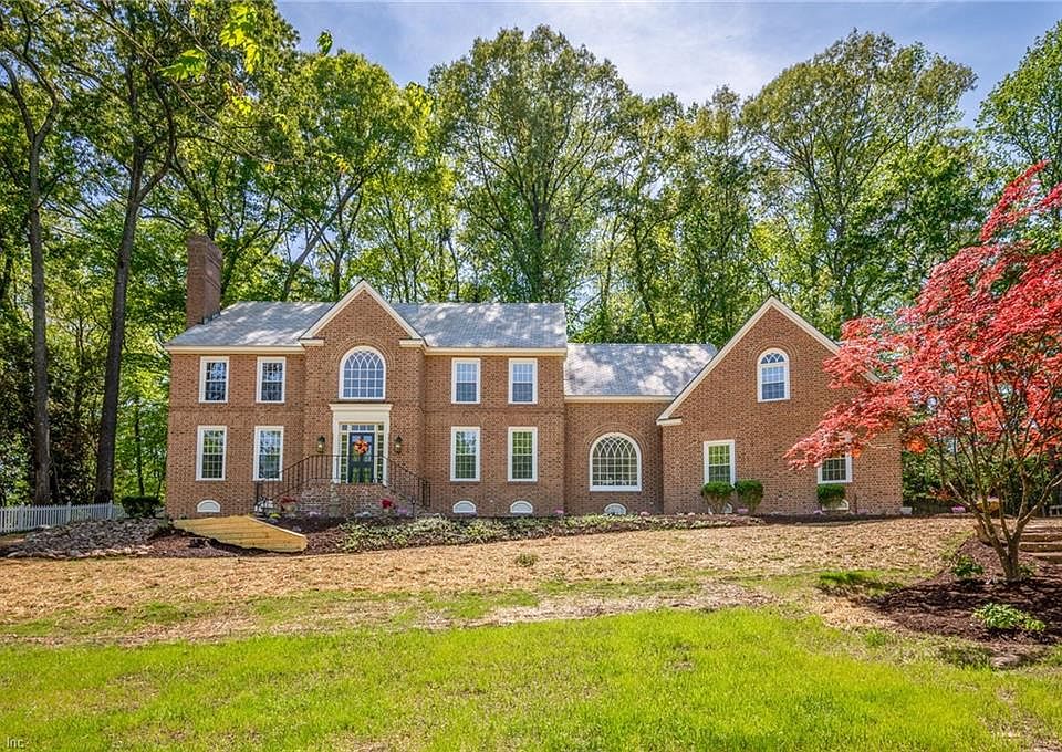 1st image of 108 Woodmere Dr